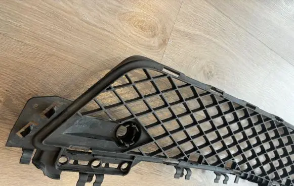 Mercedes-Benz C W204 Front bumper lower grill A2048851324