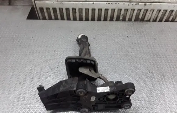Mazda 2 Gear shifter/selector 3S6R7C453
