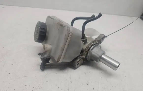 Peugeot 107 Master brake cylinder 0204Y21821