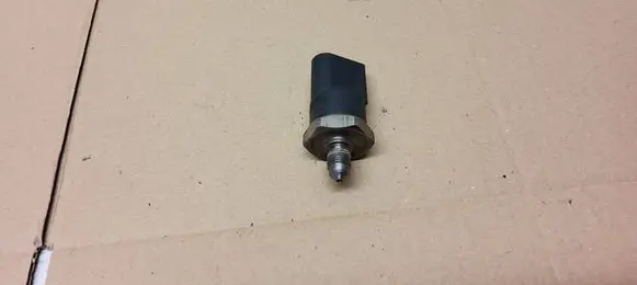 Skoda Octavia Mk2 (1Z) Fuel pressure sensor 0261545008 60D0060151A