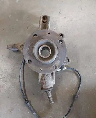 Citroen C4 I Picasso Front wheel hub spindle knuckle