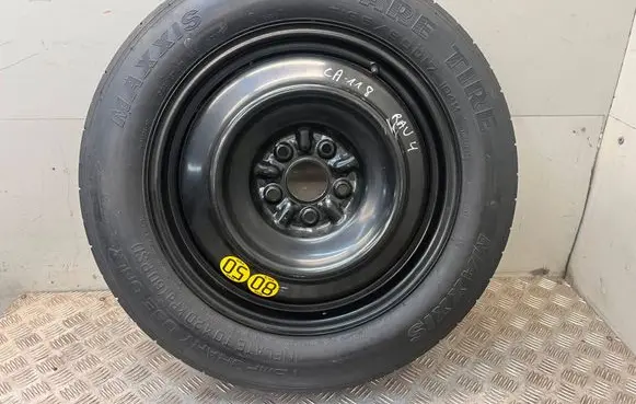 Toyota RAV 4 (XA40) R17 spare wheel