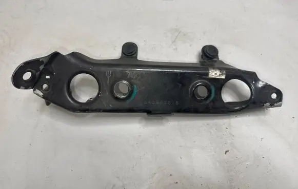 Chevrolet Camaro Radiator mount bracket 84399883