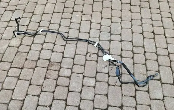 Toyota Highlander XU70 Fuel line pipe 