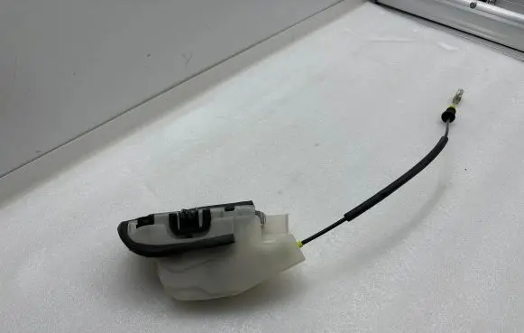 Tesla Model Y Rear door lock 150067500B AP1123328A02235