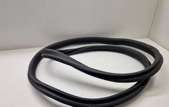 BMW i4 Rubber seal rear door 7482947