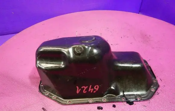 Volkswagen Polo III 6N 6N2 6NF Oil sump 030103601M