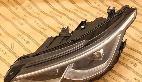 Volkswagen Golf VIII Headlight/headlamp 5H1941059