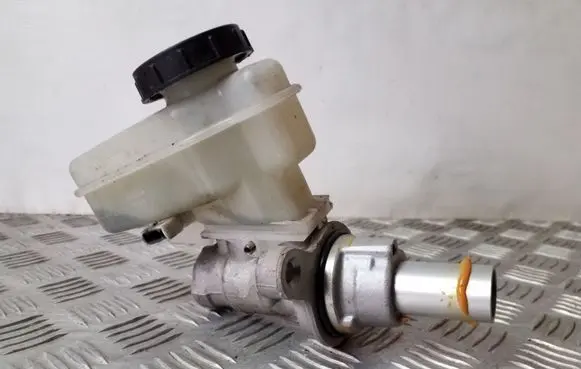 Infiniti EX Master brake cylinder
