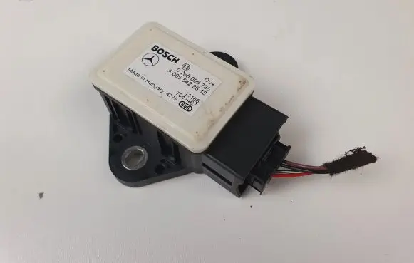 Mercedes-Benz E W212 ESP acceleration yaw rate sensor 0265005735 A0055422618
