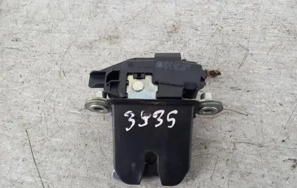 Skoda Fabia Mk2 (5J) Tailgate lock latch 5J0827501B