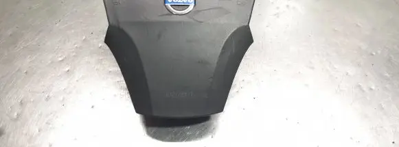 Volvo C30 Steering wheel airbag 8623349