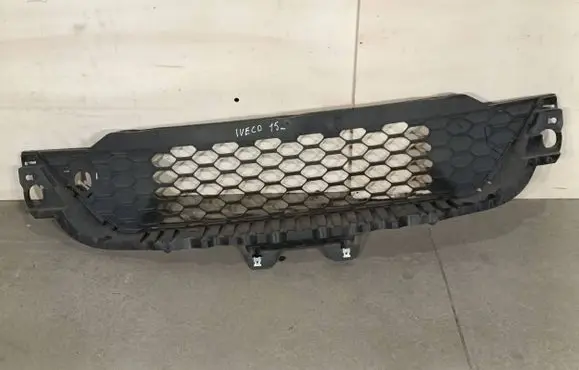 Iveco Daily 6th gen Front bumper lower grill 5801529764