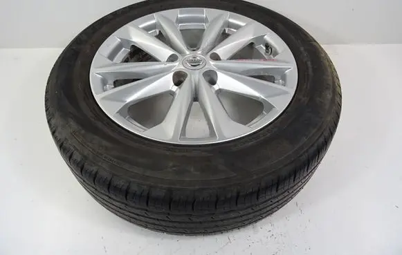 Nissan Qashqai R17 alloy rim 