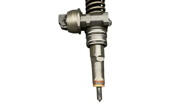 Volkswagen Golf V Fuel injector 038130073AG 0414720215