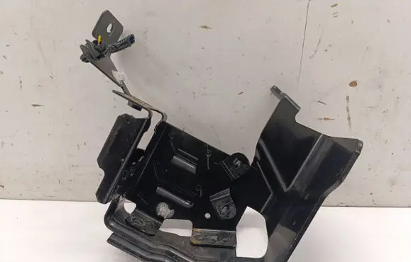 Mitsubishi L200 Fuel filter bracket/mount holder 