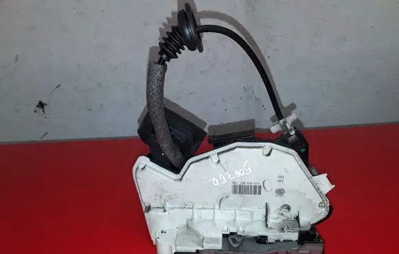 Seat Toledo IV (NH) Rear door lock 5E0839016