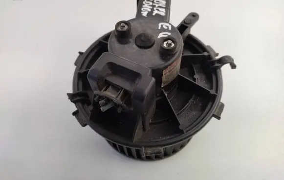 Peugeot Boxer Heater fan/blower 168330100