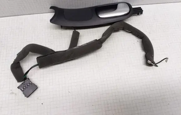Audi A4 S4 B5 8D Front door interior handle 8D0837020