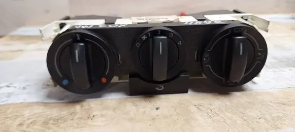 Volkswagen Fox Climate control unit 901512325000 6Q0819045T