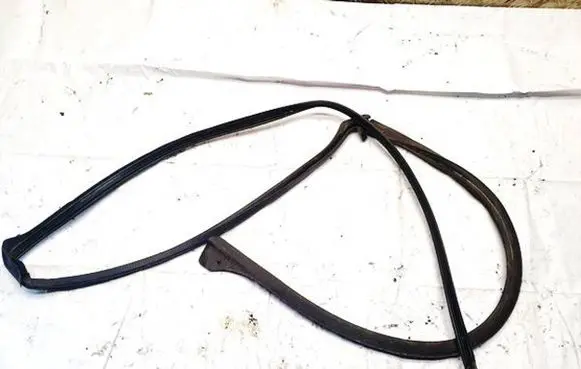 Jaguar XJ X351 Rubber seal front coupe door 351mz03 351m-z03