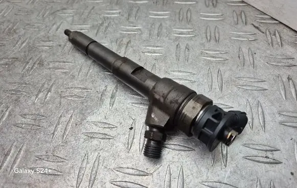 Fuel injector