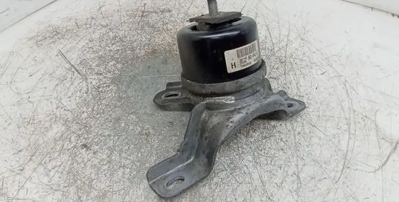 Volvo S60 Engine mount bracket 6G926F012DD 30671245