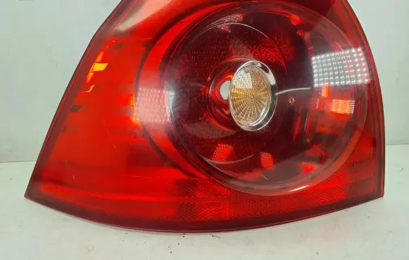 Volkswagen Golf V Rear/tail lights 1K6945095E 028490102A 00495353