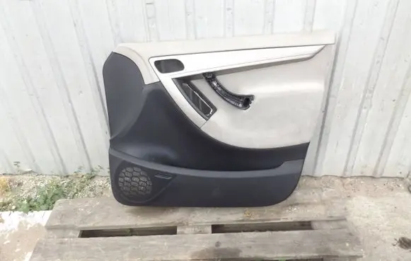 Citroen C4 I Picasso Tailgate/trunk side cover trim 