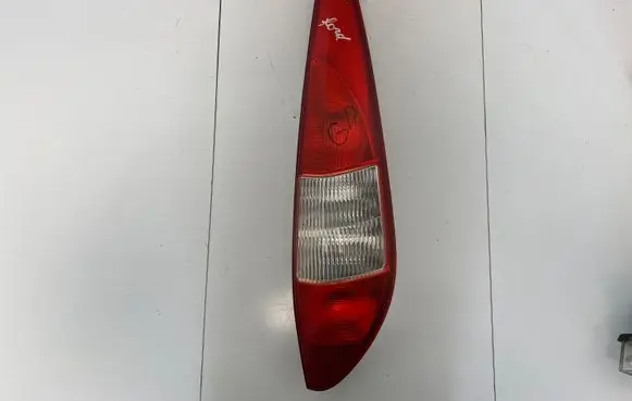 Ford Mondeo Mk III Rear/tail lights 1S7113404C