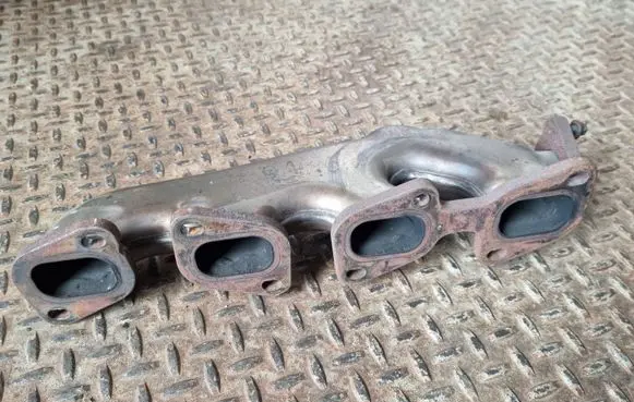 Mercedes-Benz A W176 Exhaust manifold A6511400709 046814164C