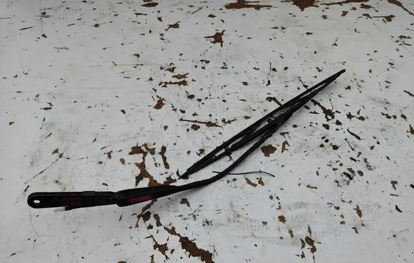 Iveco Daily 35 - 40.10 Front wiper blade arm 