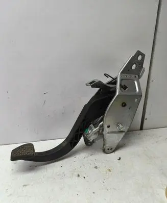Opel Astra G Clutch pedal 288700434490575381