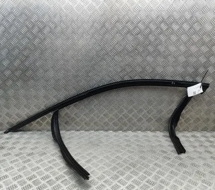 BMW X2 U10 Front door glass trim molding 5A2EC57