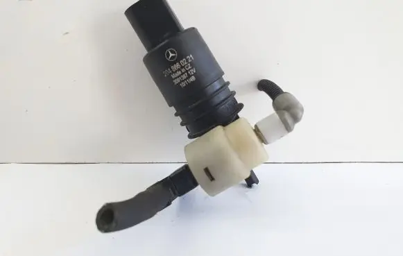 Mercedes-Benz C W204 Windscreen/windshield washer pump 2048660221