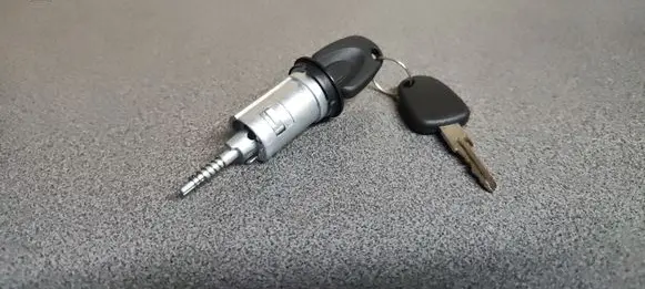 Opel Corsa D Ignition lock 0913694 0913652