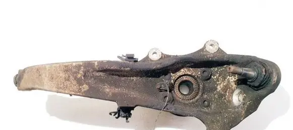 Front wheel hub