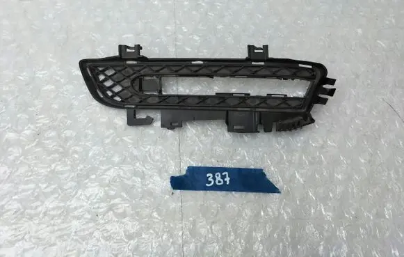 Mercedes-Benz E C207 W207 Front bumper upper radiator grill A2078800424