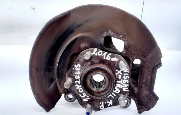 Nissan X-Trail T32 Front wheel hub