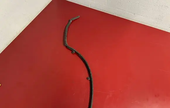 BMW X5 F15 Rear door rubber seal (on body) 7305546 51767305546