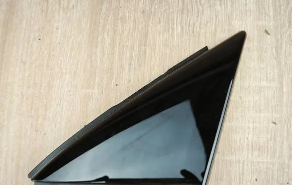 Audi Q3 F3 Front door glass trim molding 83A837637A