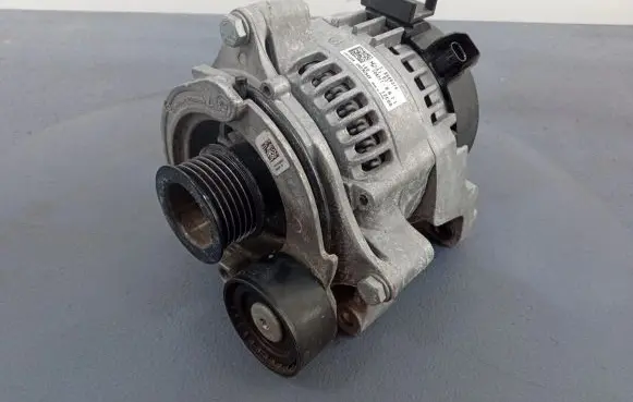 BMW 1 F40 Generator/alternator 8680374