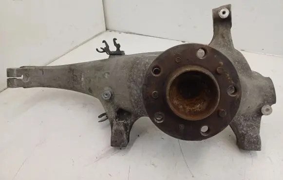 BMW M6 Front wheel hub AIMGSICU