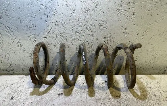 Toyota Avensis Verso Rear coil spring