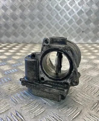 Volkswagen Golf V Throttle valve 03G128063C