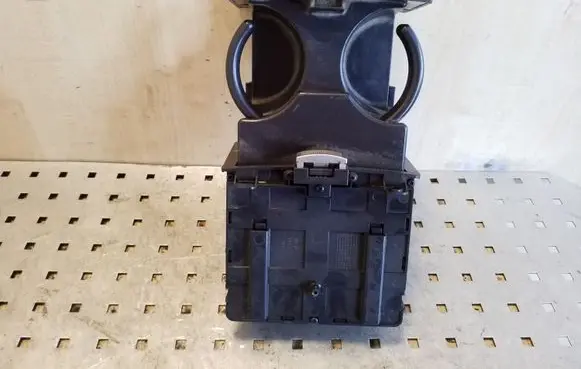Opel Antara Cup holder back 