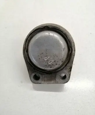 Ford Mondeo Mk III Engine mount bracket 1S716F012