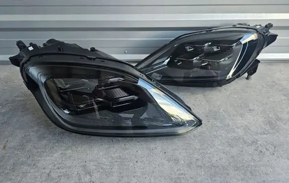 Porsche Cayenne (9Y0 9Y3) Headlights/headlamps set 9Y0941059M 9Y0941060M