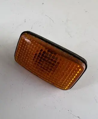 Nissan X-Trail T30 Front fender indicator light