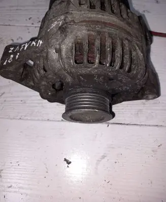 Opel Zafira B Generator/alternator 0124415002
